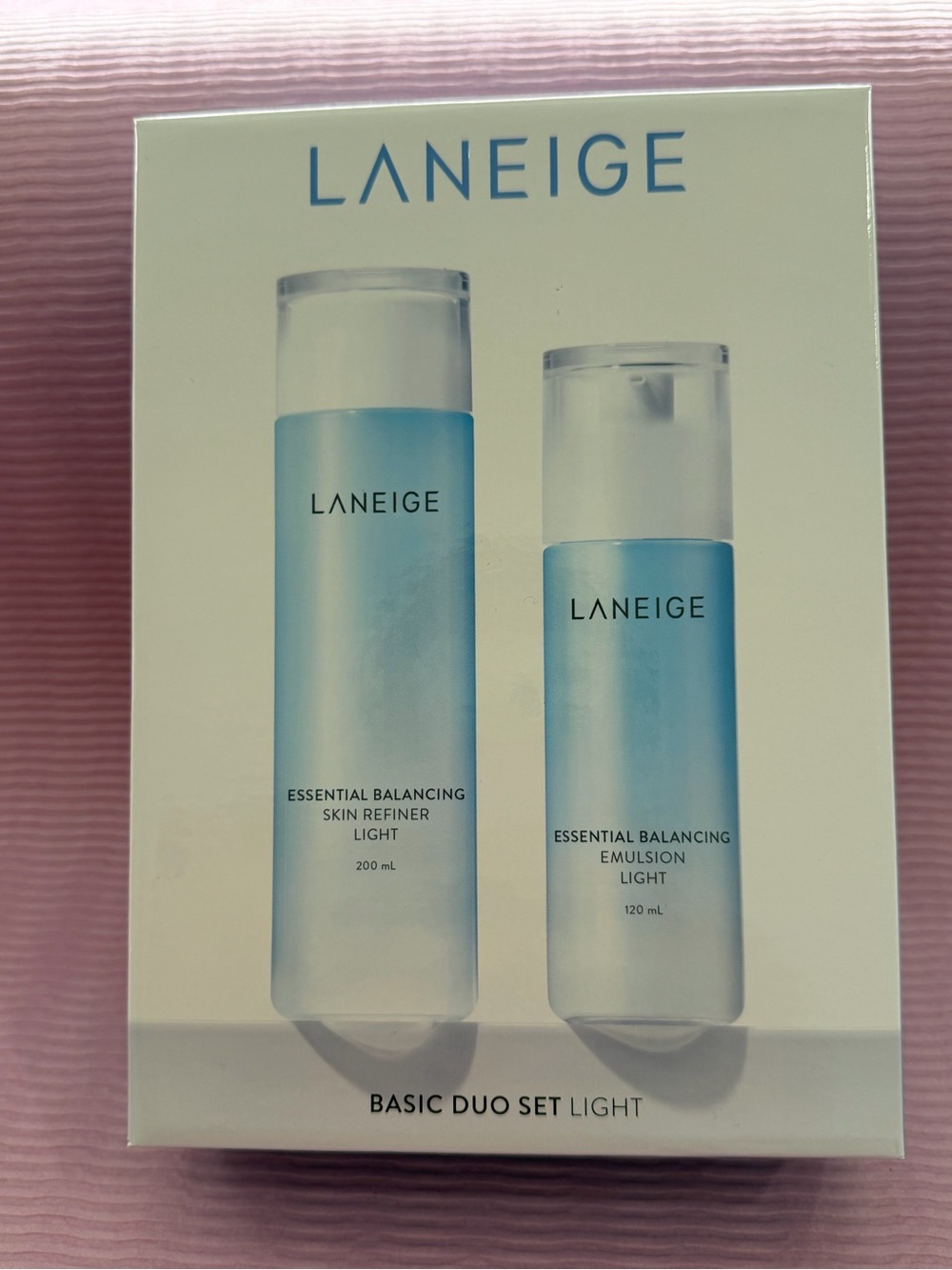 LANEIGE Light Essential Balancing Skin Set